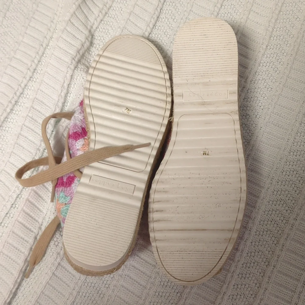 NWOT Copper Key Sandbar Crochet Espadrilles Floral Patterned Lace-Up Hippie